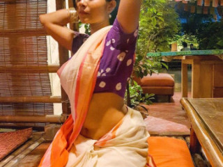 HOT INDIAN HOUSEWIFE - YOUNG COLLAGE GIRLS - SERVICE AVAILABLE